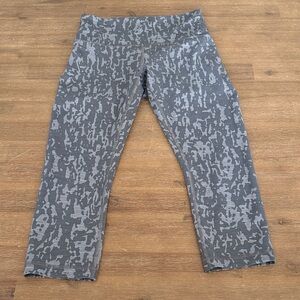 Lululemon Gray Camouflage Print Cropped Leggings Wunder Under